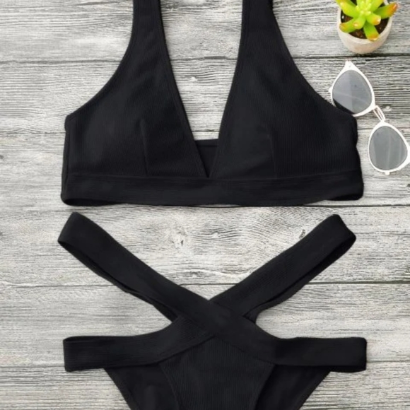 Zaful Black Bikini Top & Bottoms - Picture 2 of 3